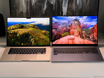 MacBook Air 15 (слева), Galaxy Book4 Pro (справа)