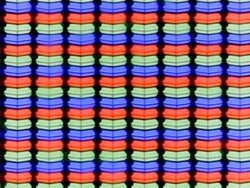 В ЖК-дисплее используется классическая субпиксельная сетка RGB, состоящая из красного, синего и зеленого световых диодов.