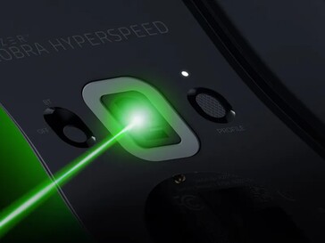 Razer Cobra HyperSpeed использует старый оптический сенсор Focus X 26K. (Источник изображения: Razer)
