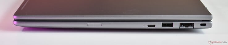 правильно: USB-C 3.2 Gen 2, USB-A 3.2 Gen 1, RJ45-Ethernet, гнездо для замка Kensington