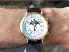 Переиздание модели Timex 1990 с индикатором фаз Луны