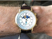 Переиздание модели Timex 1990 с индикатором фаз Луны