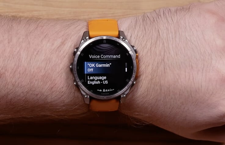 Новая функция голосового управления от Garmin доступна на нескольких моделях смарт-часов, в том числе на модели Fenix 8, изображённой на фотографии.