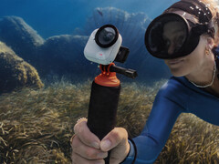 Insta360 Go Ultra выйдет на рынок в двух цветах. (Источник изображения: via Игорь Богданов)