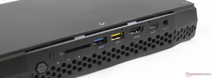 Передняя сторона: кнопка включения, ИК приемник, кардридер, USB 3.1, USB 2.0, HDMI 2.0a, USB Type-C Gen. 2, 3.5 мм комбинированный аудио разъем