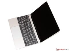 12-дюймовый MacBook по-прежнему остаётся самым лёгким MacBook за всю историю.