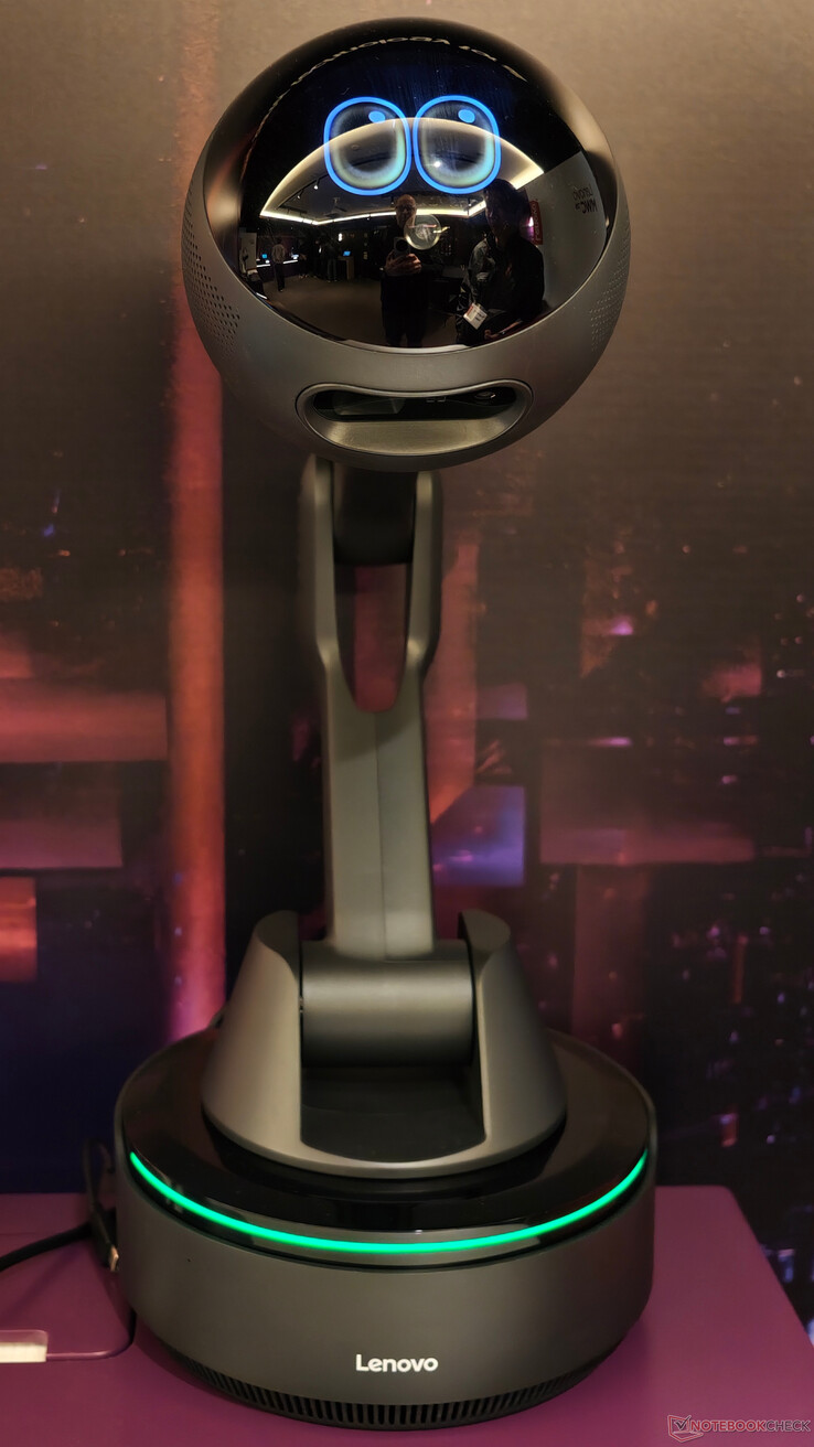 Полный корпус Lenovo AI Workmate.