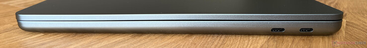 Справа: 2x USB-C 3.2 Gen 2 (10 Гбит/с, DisplayPort ALT Mode 1.4a, Power Delivery)