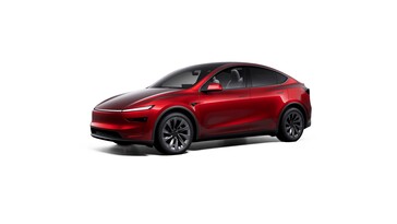 Новая 7-местная Model Y сохраняет те же размеры, при этом в багажнике можно разместить два детских сиденья.