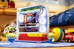 MSI выпускает несколько компонентов для настольных игровых ПК с красочным дизайном в стиле &quot;Истории игрушек&quot; (Источник изображения: MSI)