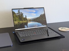 Обзор Lenovo ThinkPad X1 2-in-1 Gen 10: Превосходная эффективность Intel Lunar Lake
