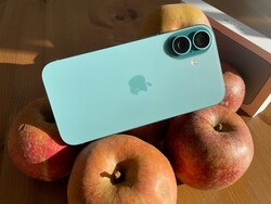 Apple iPhone 16 (Фото: Manuel Masiero)