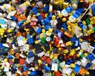 Изображение, показывающее множество LEGO на полу. (Источник изображения: Regenwolke0 - Pixabay)