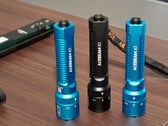 Модель K1 справа обозначена как "Red" и предлагает красный свет вместо ультрафиолетового наряду с голубым лазером