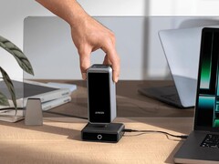 По слухам, Anker 150W Charging Base последует за оригинальным 100-ваттным аксессуаром (на фото). (Источник изображения: Anker)