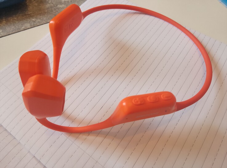 Элементы управления. Кнопки довольно тугие