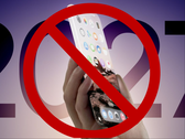Сообщается, что выпуск iPhone с полностью стеклянным корпусом отменён