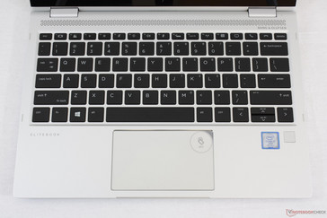 В сравнении с прошлогодним EliteBook 1020 G1 верхний ряд клавиш был изменён
