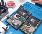 Разборный вид Nintendo Switch 2, показывающий внутренние компоненты, включая батарею, вентилятор и материнскую плату (Источник изображения: Phone Repair Guru на YouTube)