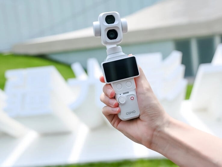 DJI Osmo Pocket 4P в жемчужно-белом цвете.