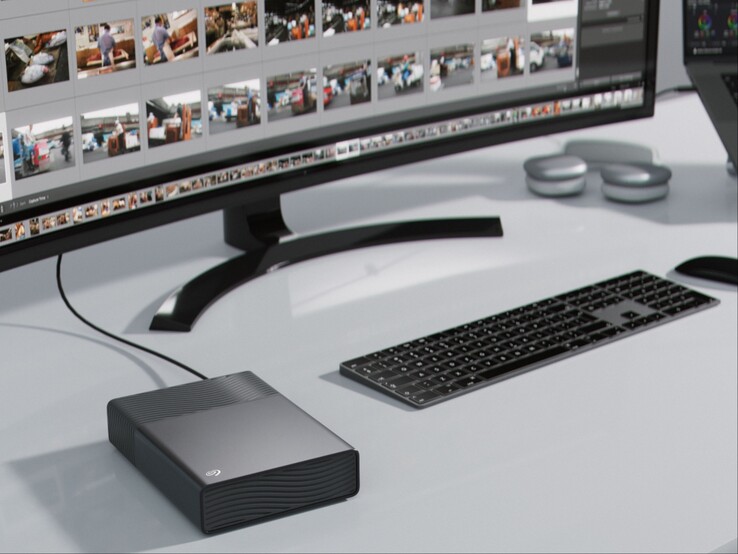 Рекламное изображение Seagate One Touch.