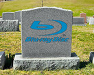 Записываемые диски Blu-ray больше не будут производиться компанией Sony. (Источник изображения: Getty Images и логотип Blu-ray, w/ edits)