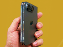 практическое изображение iPhone Ultra/Fold design mode.