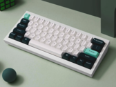 Игровая клавиатура Keychron Q4 HE с эффектом холла, полностью алюминиевым корпусом и магнитными переключателями Gateron. 