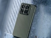 Как и его предшественник, Xiaomi 16 Pro вряд ли будет выпущен во всем мире. На фото - Xiaomi 15 Pro (Источник изображения: Lee Qi на Weibo)