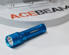 Acebeam K1, специальное издание с голубым лазером на фото, также ожидается запуск с красным светом, белым основным светом и зеленым лазером