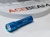 Acebeam K1, специальное издание с голубым лазером на фото, также ожидается запуск с красным светом, белым основным светом и зеленым лазером