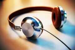 Сообщается, что компания Samsung разрабатывает накладные наушники под брендом Galaxy.