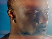Apple уже дала представление о Powerbeats Fit в тизерном видео. (Источник изображения: Apple)