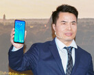 Honor View 20 позиционируется как первый смартфон с фронтальной камерой, вмонтированной в экран (Изображение: ixbt)