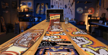 УФ-принтер E1 может печатать на материале длиной до 10 метров.