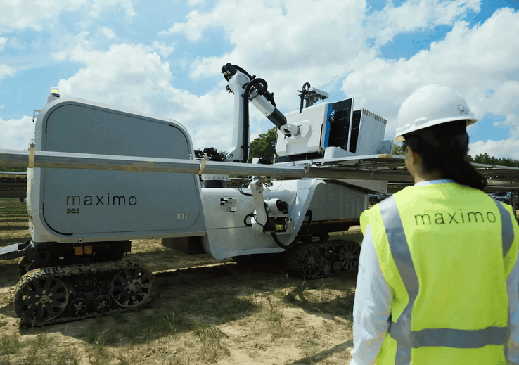 Робот еще не способен работать полностью самостоятельно.