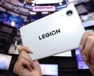 Ожидается, что в предстоящей модели Legion Y700 Infinite будет установлен процессор Snapdragon 8 Elite Gen 5 Leading Version. На фотографии: планшет в белом цвете.