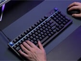 Игровая клавиатура Logitech G316 X на рабочем столе