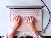 Устройство MacBook Neo Lock разработано для того, чтобы затруднить кражу ноутбука.