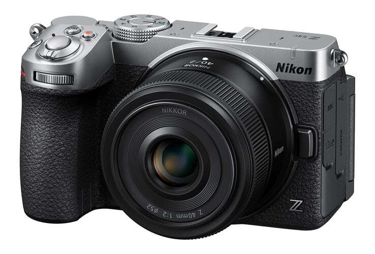 Беззеркальная камера Nikon Z5IIC.