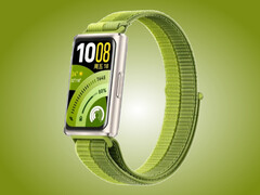 Huawei Band 11 Pro с официальным тканевым ремешком.