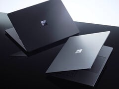 Surface Laptop Ultra в цветах Platinum и Dark Steel/Nightfall.