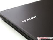 ... как, например, логотип Samsung на крышке ноутбука.