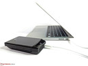 Thunderbolt предоставляет 270 Мб/с с внешним SSD. Seagate GoFlex жёсткий диск ограничен 90 Мб/с.