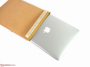 Чехол B4 обычно ассоцируется с его тонким Apple ноутбуком.