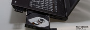 Справа: ExpressCard 32 мм, DVD, USB