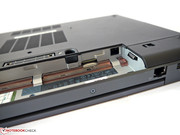 Под аккумулятором находится SIM-слот - в пустующий слот mini-PCIe можно установить WWAN-модем, вставить SIM-карту и подключиться к мобильному Интерн