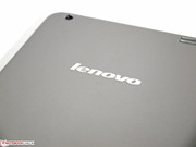 Логотип Lenovo на ощупь кажется наклейкой.