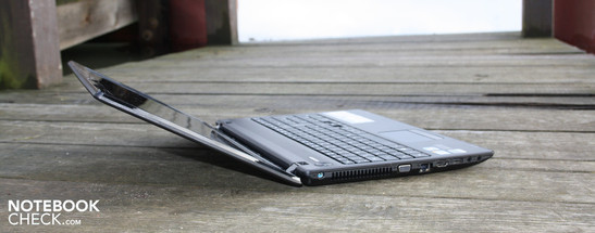 Acer Aspire 5742G-458G64Mnkk: Неплохой игровой ноутбук с посредственным качеством сборки и скудным набором интерфейсов