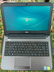 Открытый Latitude 3440: вид сверху.